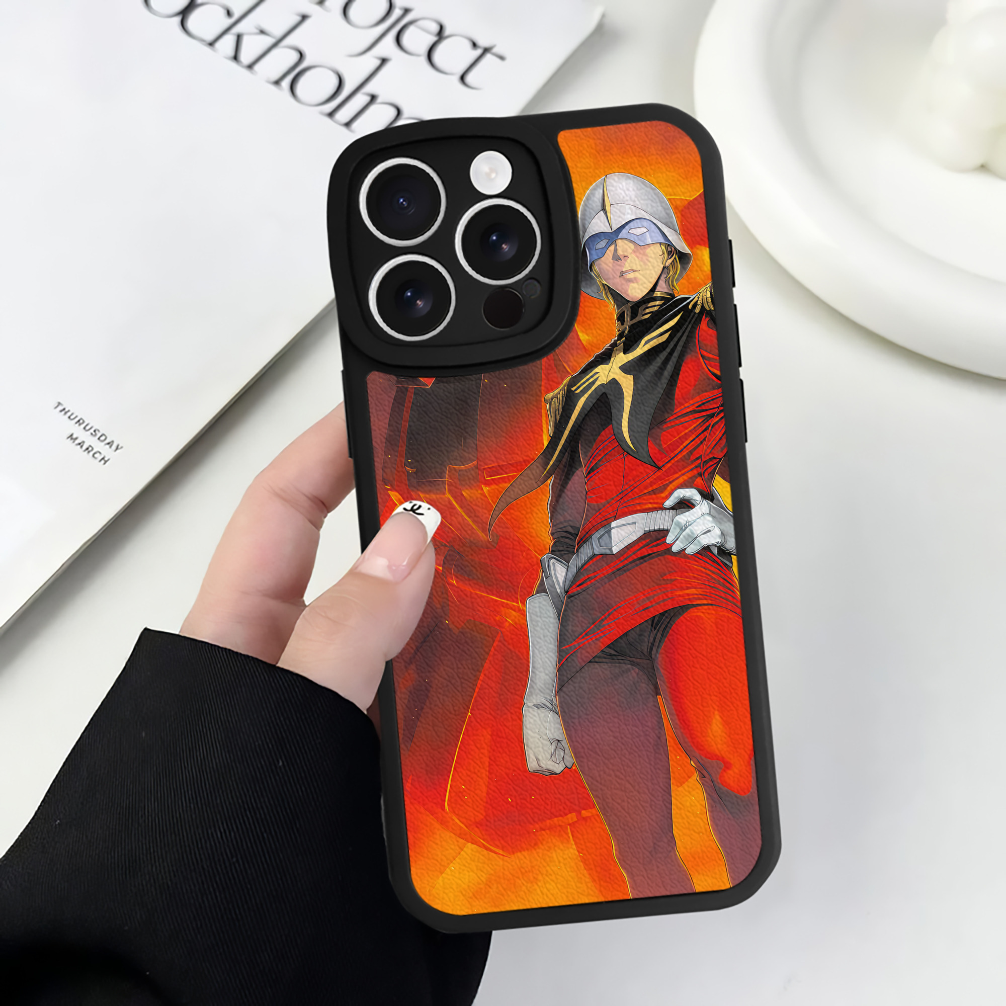 （画像用） 機動戦士ガンダム Mobile Suit Gundam 【iPhone 16シリーズ対応】シリコンスマホケース（レザー調） 材質：シリコン